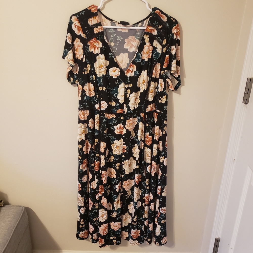 Black Floral V-Neck Midi Dress
